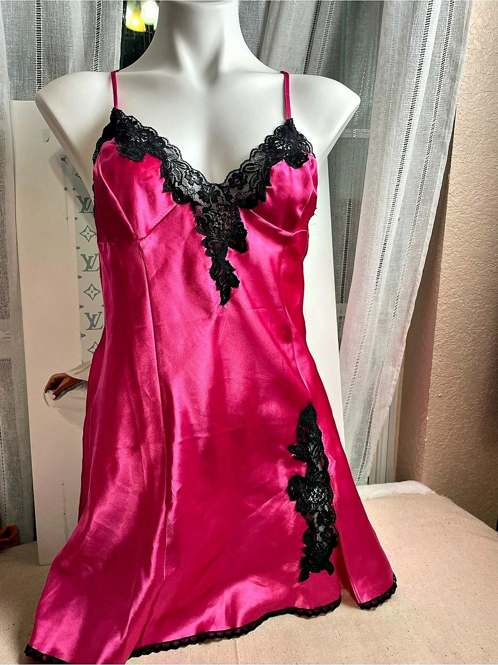 Frederick's of Hollywood Satin Lace Chemise in Pink & Black Size Large Like New